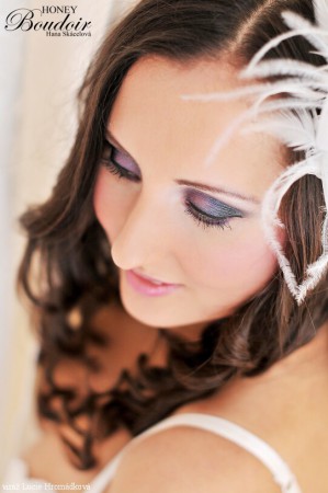 Vizáž, vlasy má práce.